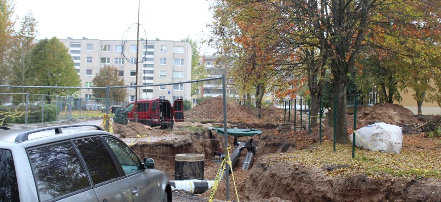 „Rokiškio Sirenos“ straipsniai atvėrė Pandoros skrynią: dėl perpildytų stovėjimo aikštelių skundžiasi vis daugiau Rokiškio daugiabučių gyventojų