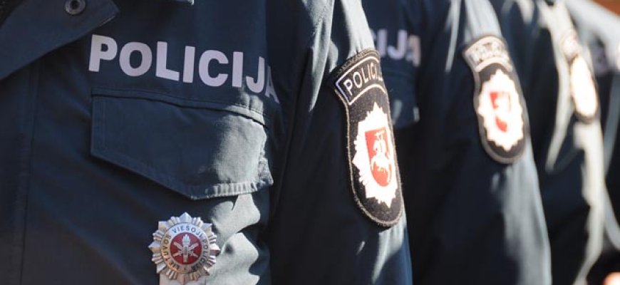 Rokiškio Juozo Tumo - Vaižganto gimnazijoje vykusiame karjeros dienos renginyje domėtasi policininkų darbu