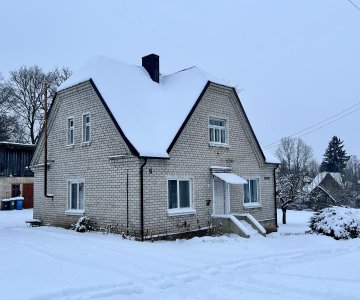 Mūrinis namas Obeliuose