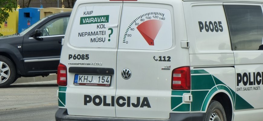 Garbaus amžiaus moteris „prisivažinėjo“