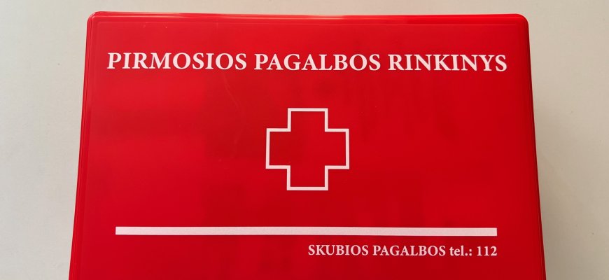 Nuo liepos 1-osios keičiamas automobilių vaistinėles kvies perduoti Ukrainai