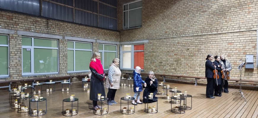 „Pyragų diena“ prasidėjo anksčiau: „Ąžuoliukas“ lėšas rinko bendruomenės „dalelei“ Ignei (foto)