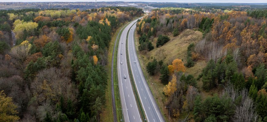 Artėjant Vėlinėms – intensyvesnis eismas, galimos spūstys ir darbai keliuose