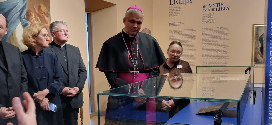 Po daugiau nei 150 metų Rokiškio krašto istoriją vėl kuria grafai: „namo“ į Rokiškio dvarą grįžo grafienės M.Tyzenhauzaitės-Pšezdzeckienės kūrinys (foto)