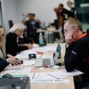 „Rokiškio Grand Rally“ oficialiai prasidėjo: pirmieji dalyvių žingsniai – administracinėje komisijoje (foto)