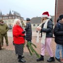 Rokiškėnai namo nešėsi eglės ir pušies šakų bei pirmą kartą – Betliejaus taikos ugnį (foto)