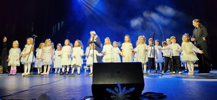 Žiema ir muzika – nuoširdi melodija šildo geriau, nei pirštinės (foto+video)