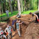 Kedena istorijos klodus – dar kartą atstatytas Obelių šile esantis partizanų bunkeris (foto)