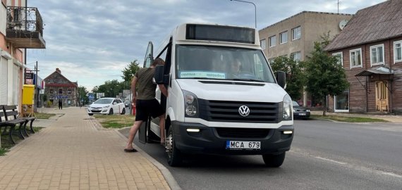 4 dešimtmečiai darbo vietoje leidžia apsukti autobusą kada panorėjus?