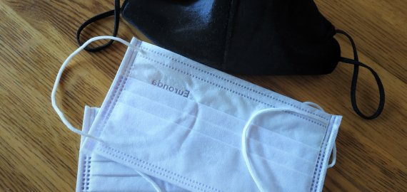 SAM atšaukia ribojimus įsigyti apsaugos priemonių ir dezinfekcinio skysčio