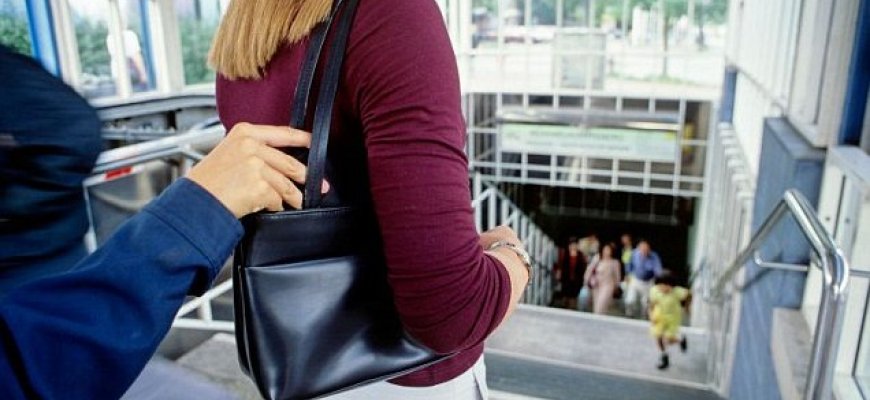 Turguje būkite atidūs - kišenvagiai nepraleidžia progos patikrinti jūsų kišenių