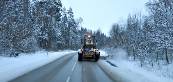 Visoje Lietuvoje eismo sąlygos sudėtingos