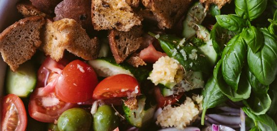 Po Velykų liko duonos? 10 sumanių būdų, kaip ją panaudoti