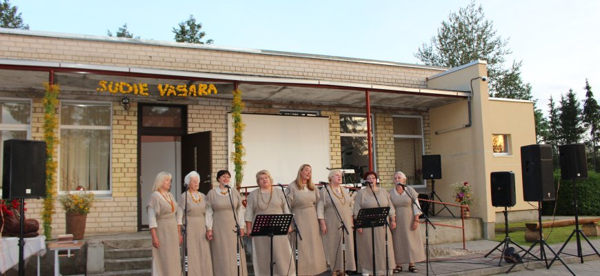 Panemunėlio atsisveikinime su vasara ir sveikinimai gražiausių sodybų šeimininkams