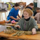 Tradicinių amatų studija vėl atvėrė duris smalsuoliams: jaunimo susidomėjimas tik auga (foto)