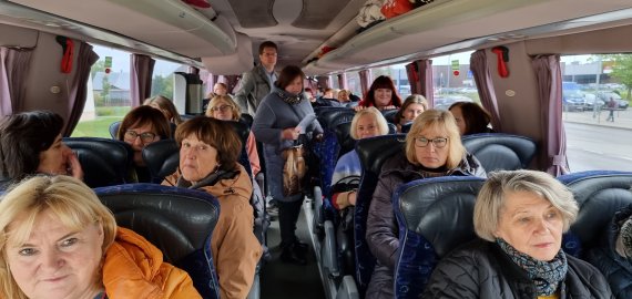 Rokiškio pedagogai palaiko kolegas: išvyko piketuoti į Vilnių