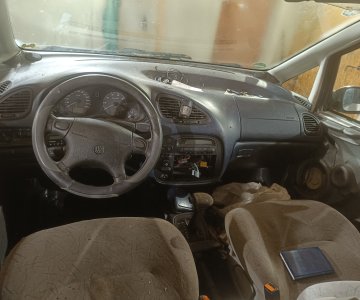 „VW Sharan“ dalimis