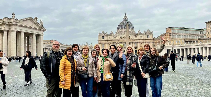 Vietoj pasiskolintų eksponatų į Vatikaną „grįžo“ krašto muziejaus kolektyvas