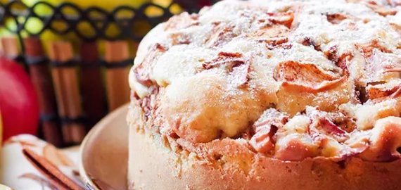 Namų jaukumas su cinamonu ir obuoliais: šarlotė, kuri visada laiku