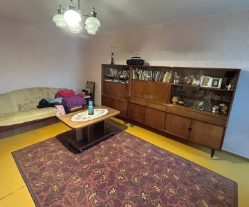 3 kambarių butas pirmame aukšte