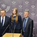 Kelionė į Lietuvos valdžios užkulisius: moksleiviai pažino Seimo darbą (video+foto)