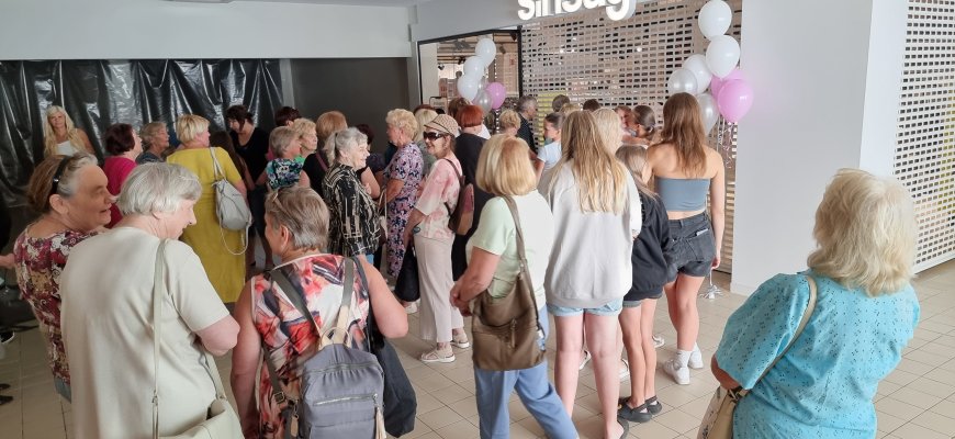 Dar viena vieta apsipirkti: Rokiškyje atidaryta „SinSay“ parduotuvė
