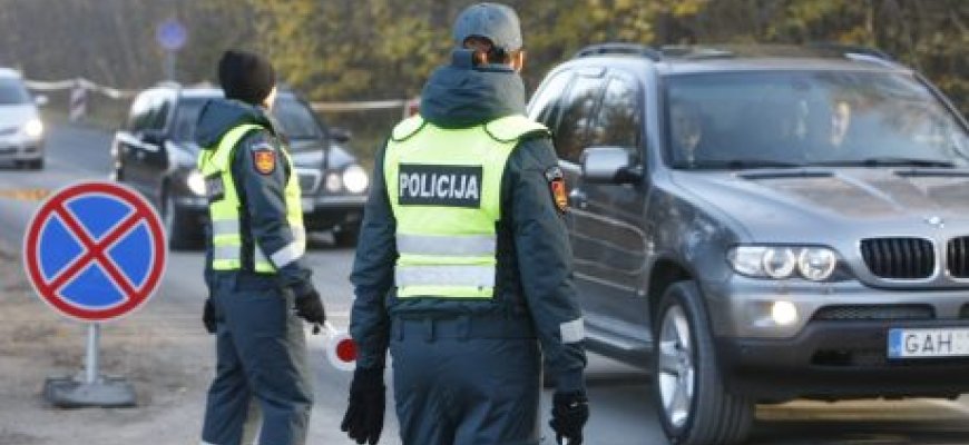 Policija perspėja vykstančiuosius lankyti artimųjų kapų