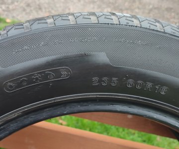 Universalios padangos R18, 235/60 