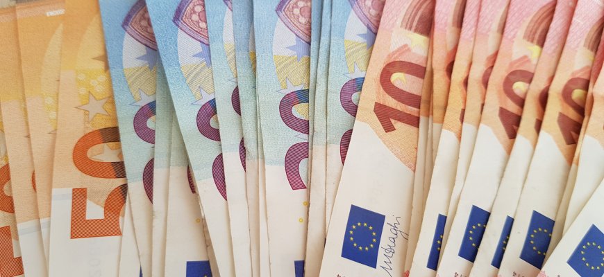 2020-aisiais didės akcizas etilo alkoholiui ir degalams