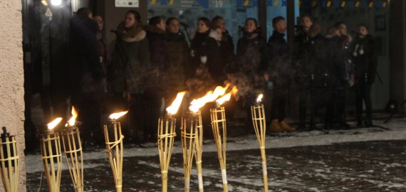 Sausio 13-oji – atminties laužai ir garbaus svečio vizitas