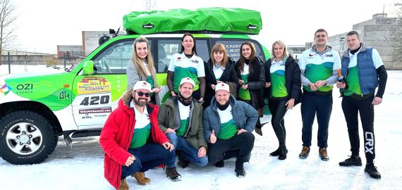 Dviejų žemynų ralio dalyviai į Afriką vešis ir grikių šakotį iš Rokiškio