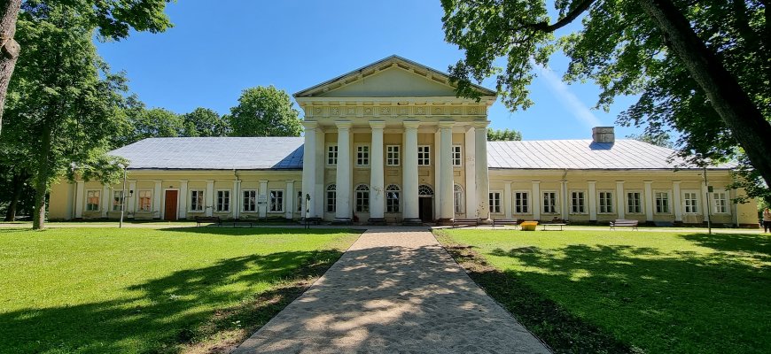Salų dvare – kalbotyros diskusijos ir muzikos festivalio garsai