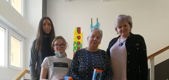 Juodupės gimnazijoje - apdovanojimų diena „Mokyklos eina“