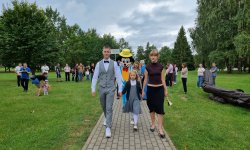 Skambutis moksleivius ir vėl sukvietė į mokyklas...  (foto)
