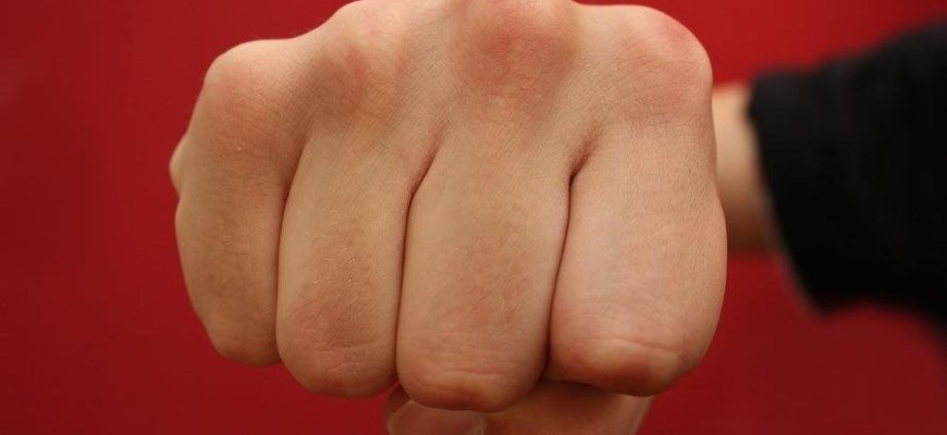 Neblaivus ir piktas sutuoktinis