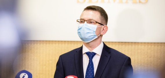 Seime renkami parašai po interpeliacija sveikatos apsaugos ministrui