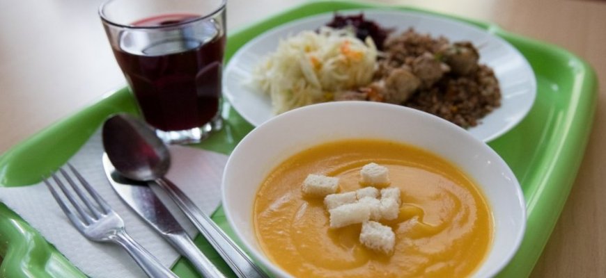 Tai pajus daugelis tėvų: vaikų pietūs mokyklose bus sotesni