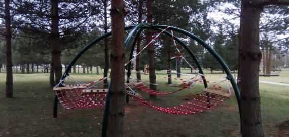 L. Šepkos parke - nauji hamakai jaunimui