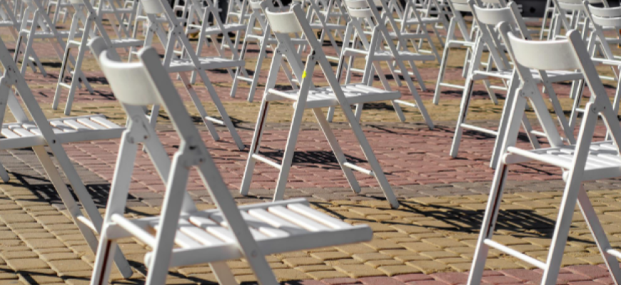 Mobilūs baldai transportavimui: sprendimai renginiams ir išvykoms