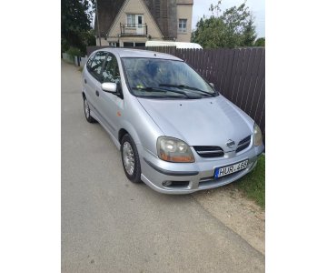 „Nissan Almera Tino“