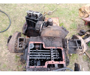 Traktorius „T-16“ dalimis