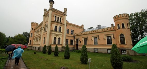 Rokiškio muziejininkai lankėsi Latvijos dvarų ir pilių parkuose