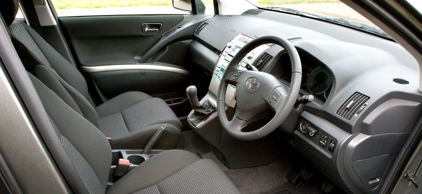 Numatoma leisti registruoti specialius reikalavimus, atitinkančius dešiniavaires transporto priemones