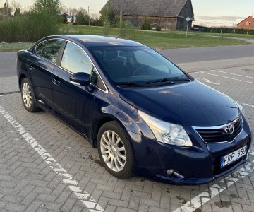 „Toyota Avensis“