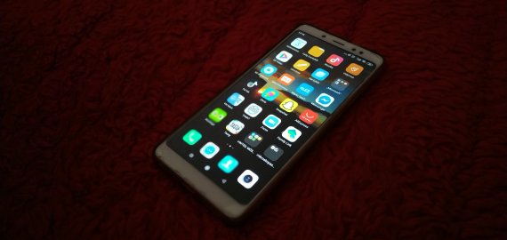 Pirko telefoną, bet jo negavo