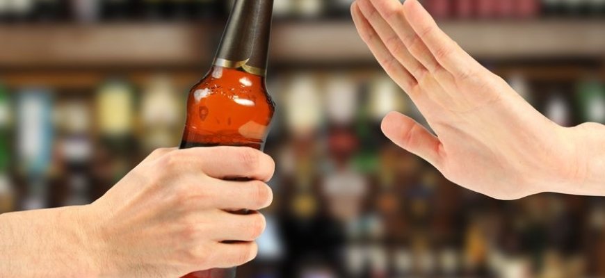 Vyriausybė vėl svarstys alkoholio prekybos ribojimus