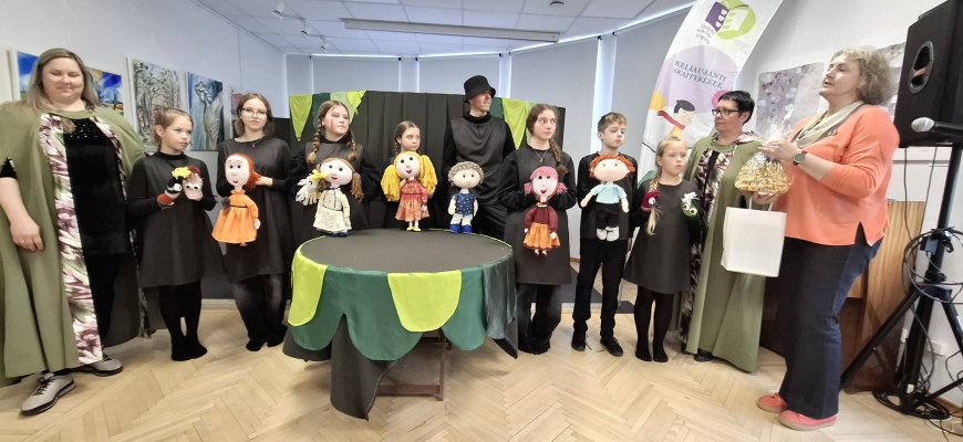 „Keliaujanti skaityklėlė“ užsuko į Pasvalį (foto)