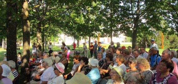 „Vasaronėse“ koncertinę programą žiūrovams padovanojo ansamblis „Vivo dolce“ (foto)