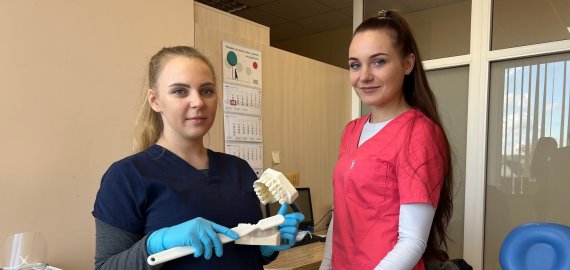 Poliklinikoje už simbolinę kainą galima atlikti dantų higieną