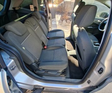 „Ford C MAX Grand“, „Opel Astra“